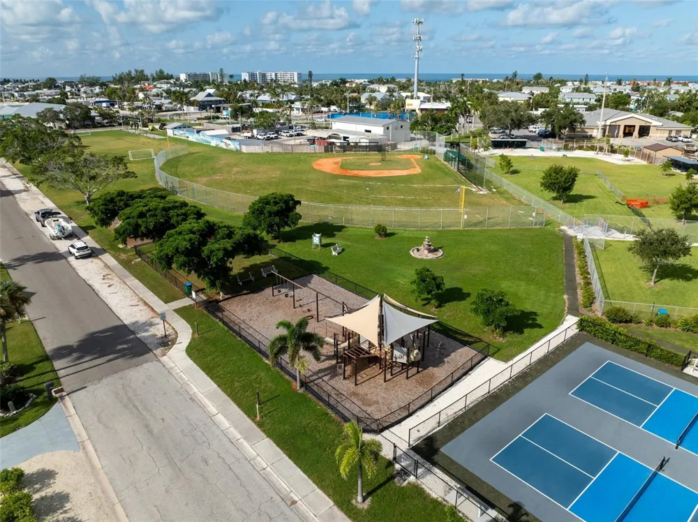 507 59TH STREET Bradenton Beach, FL 34217