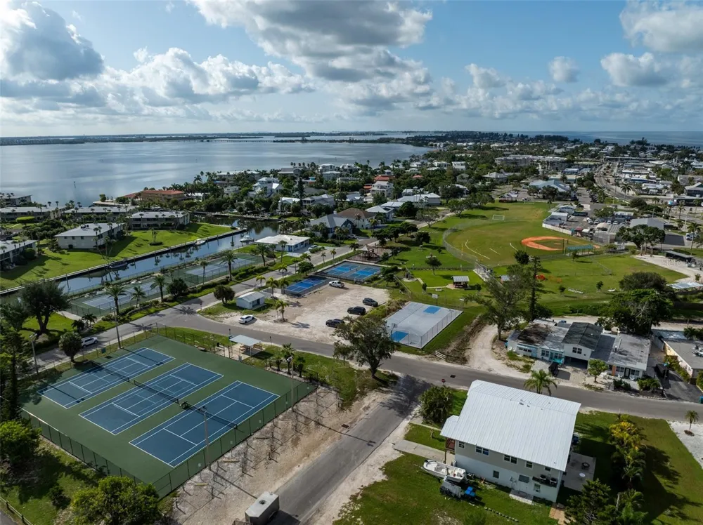 507 59TH STREET Bradenton Beach, FL 34217