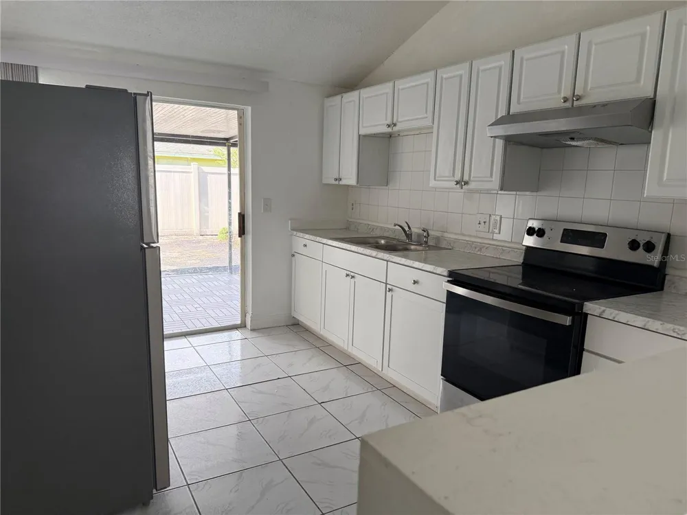 10205 BELLHURST COURT Tampa, FL 33615