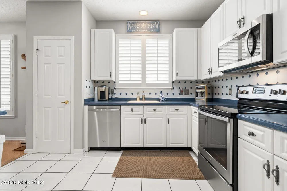 9 Robin Lane Barnegat, NJ 08005