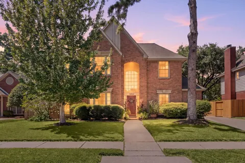16926 Scenic Lakes Way