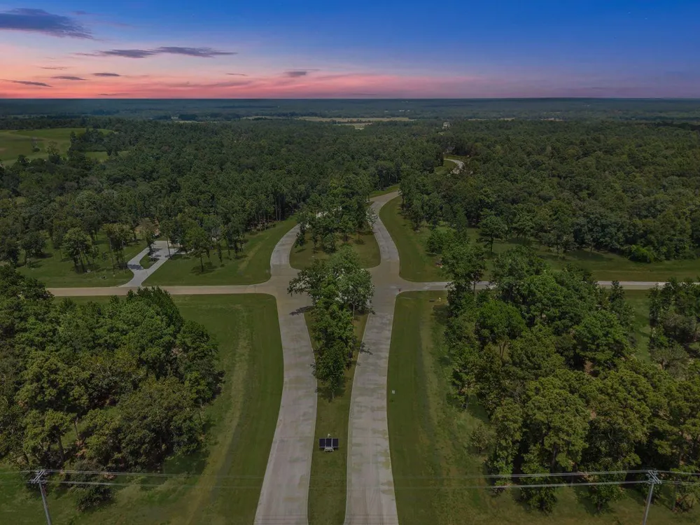 6 Oak Harvest Trail Willis, TX 77378
