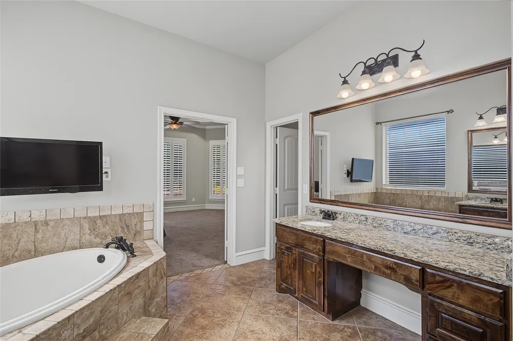 124 Carnes Court Springtown, TX 76082