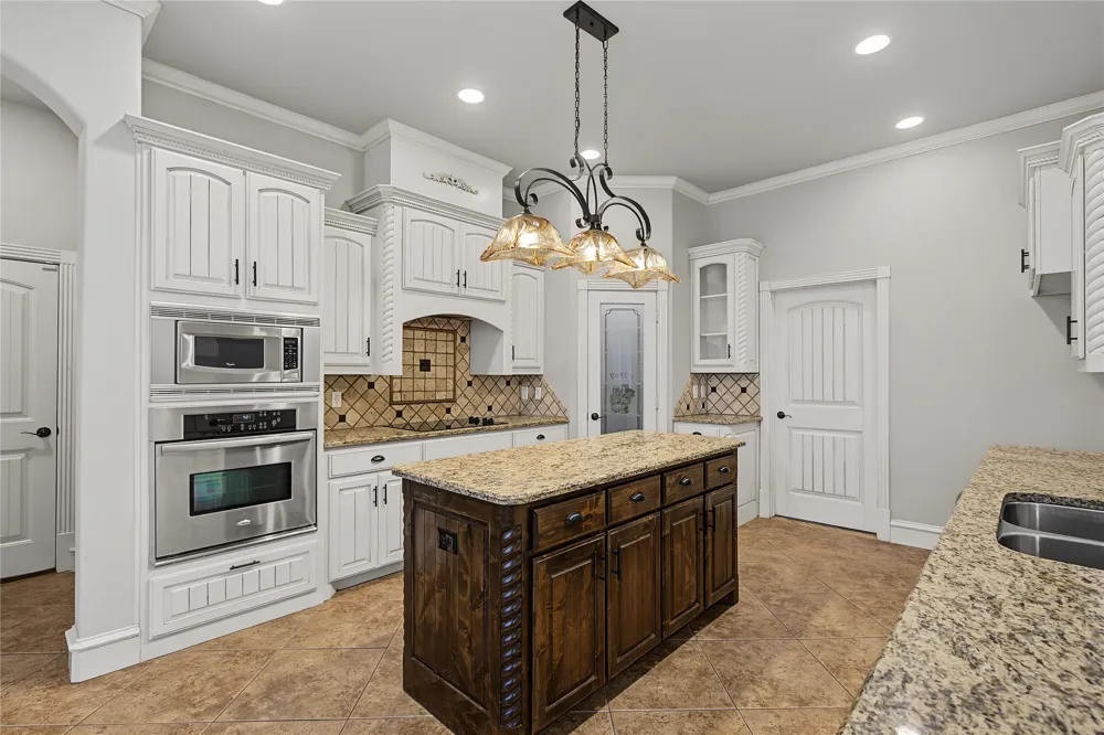 124 Carnes Court Springtown, TX 76082