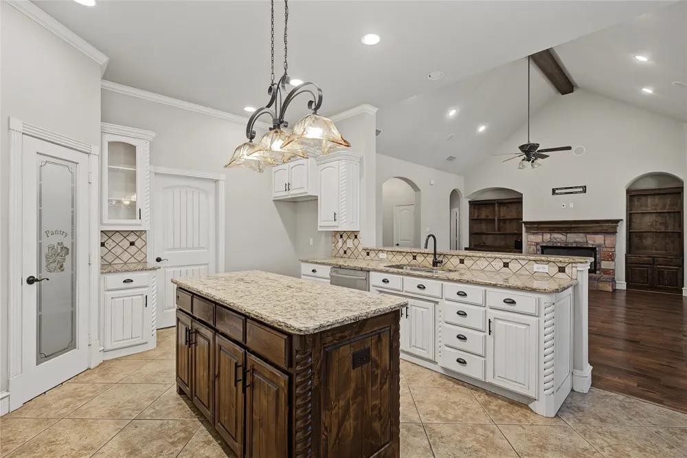 124 Carnes Court Springtown, TX 76082
