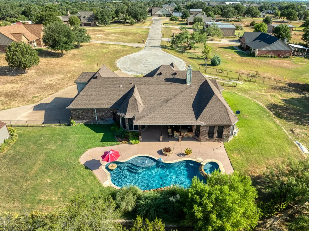 124 Carnes Court Springtown, TX 76082