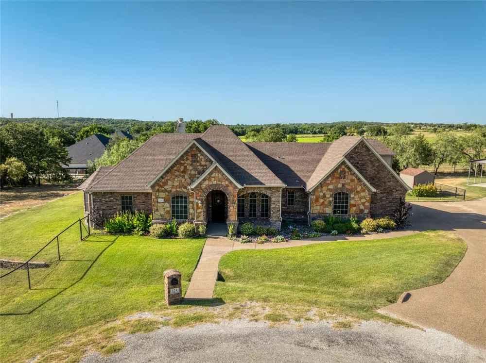 124 Carnes Court Springtown, TX 76082