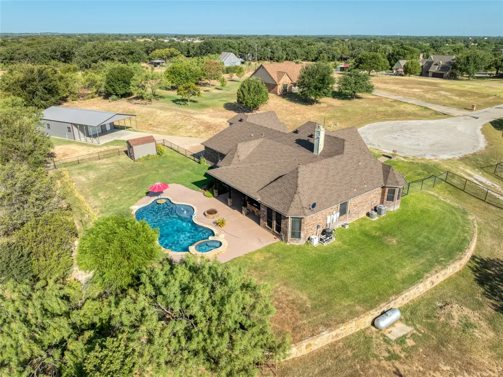124 Carnes Court Springtown, TX 76082