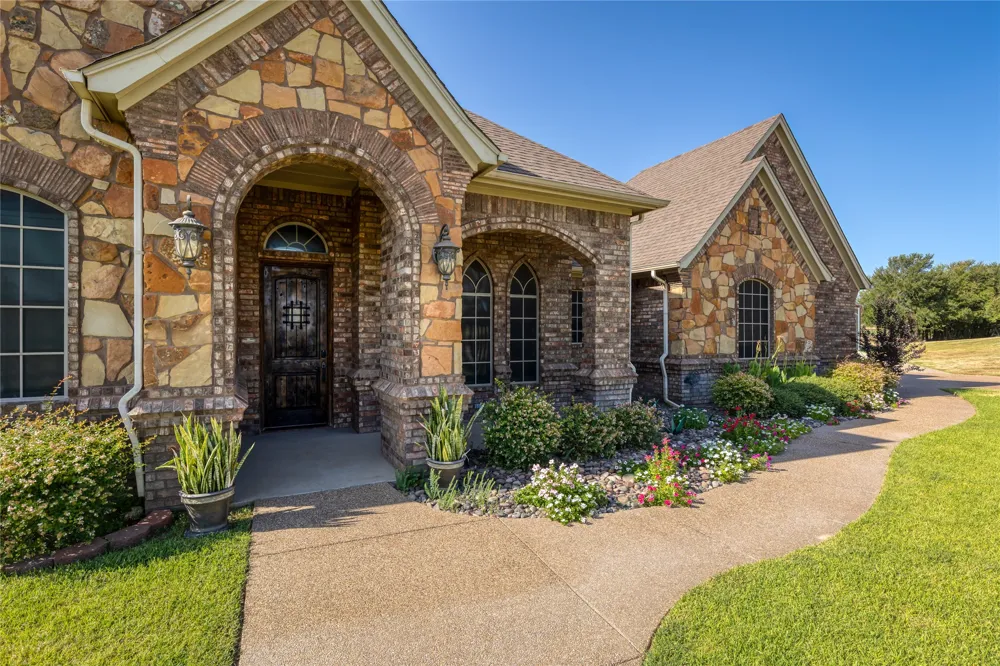 124 Carnes Court Springtown, TX 76082