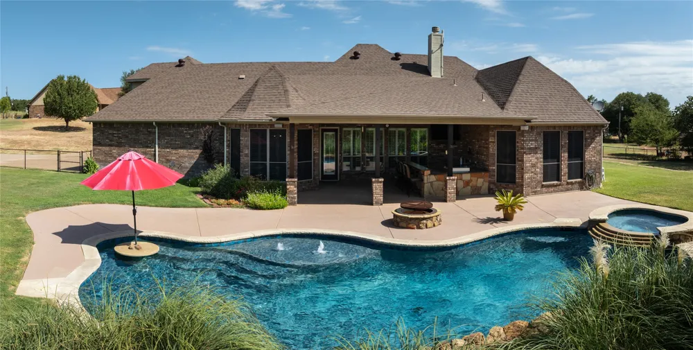 124 Carnes Court Springtown, TX 76082