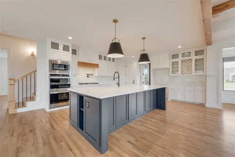 1001 Devoss Court