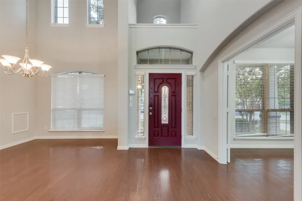 917 Tara Drive Burleson, TX 76028