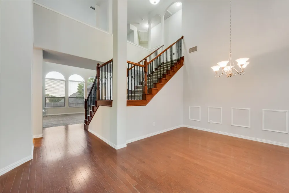 917 Tara Drive Burleson, TX 76028