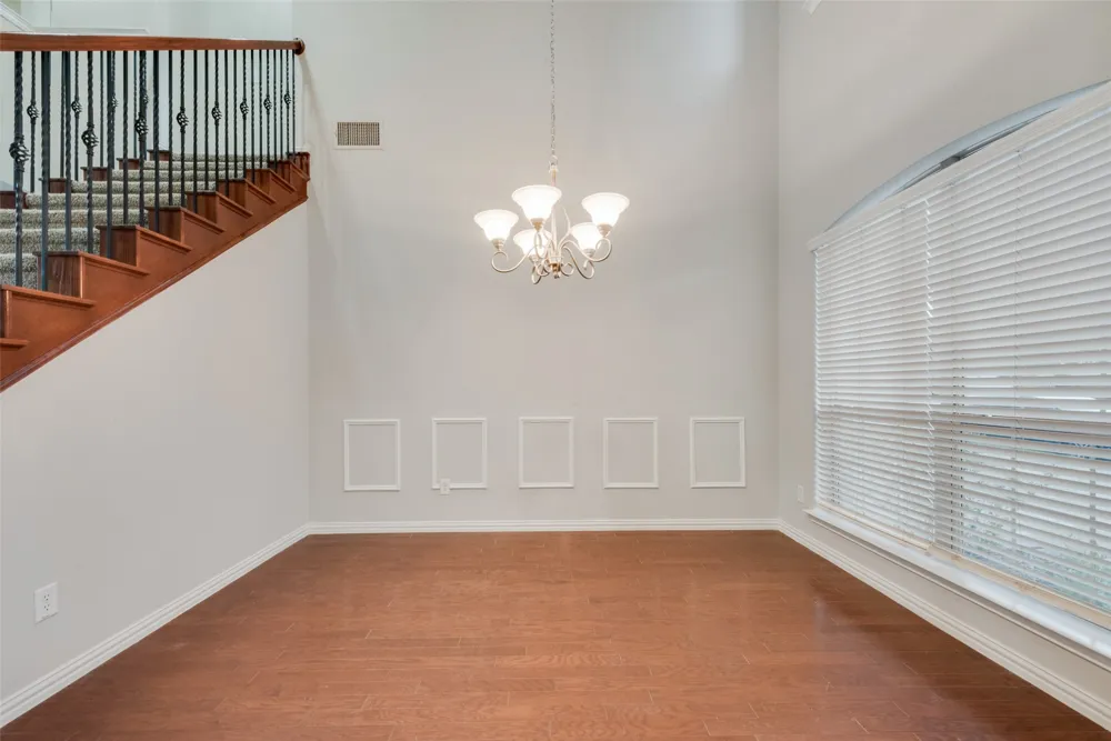 917 Tara Drive Burleson, TX 76028