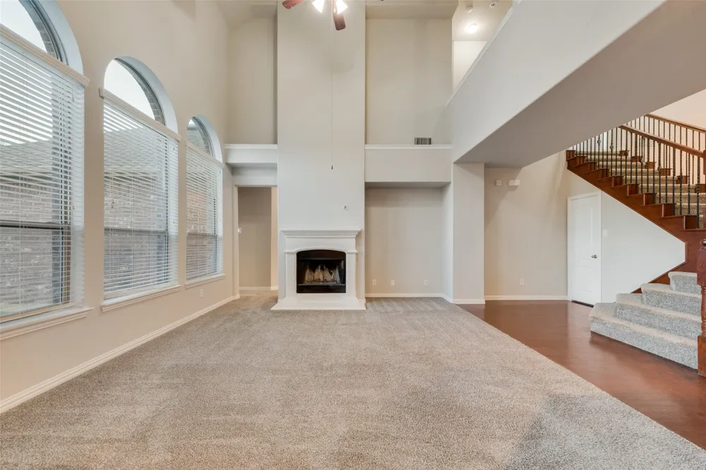 917 Tara Drive Burleson, TX 76028