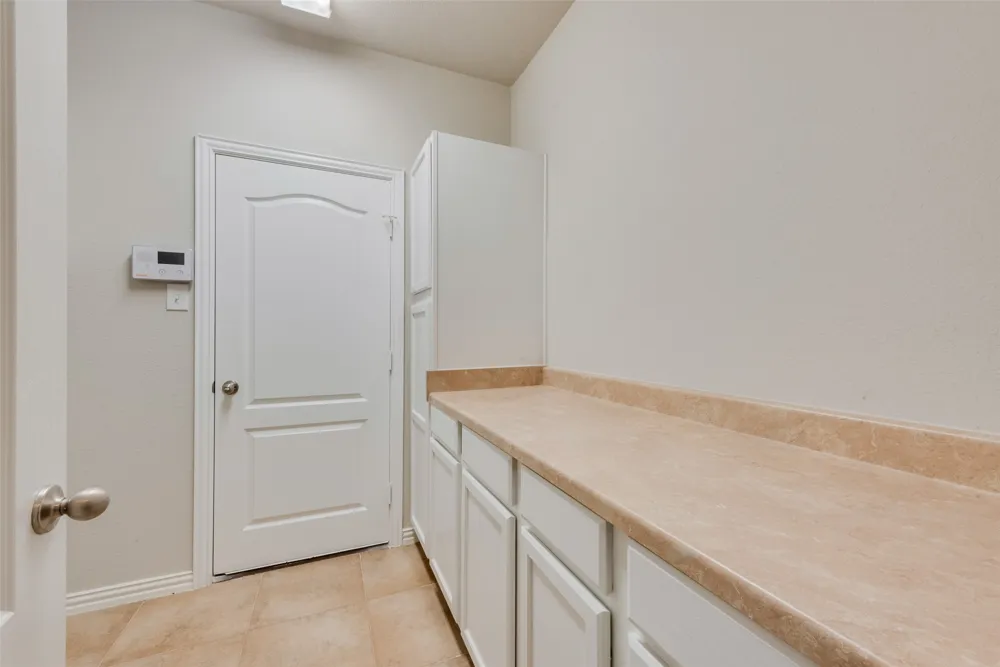 917 Tara Drive Burleson, TX 76028