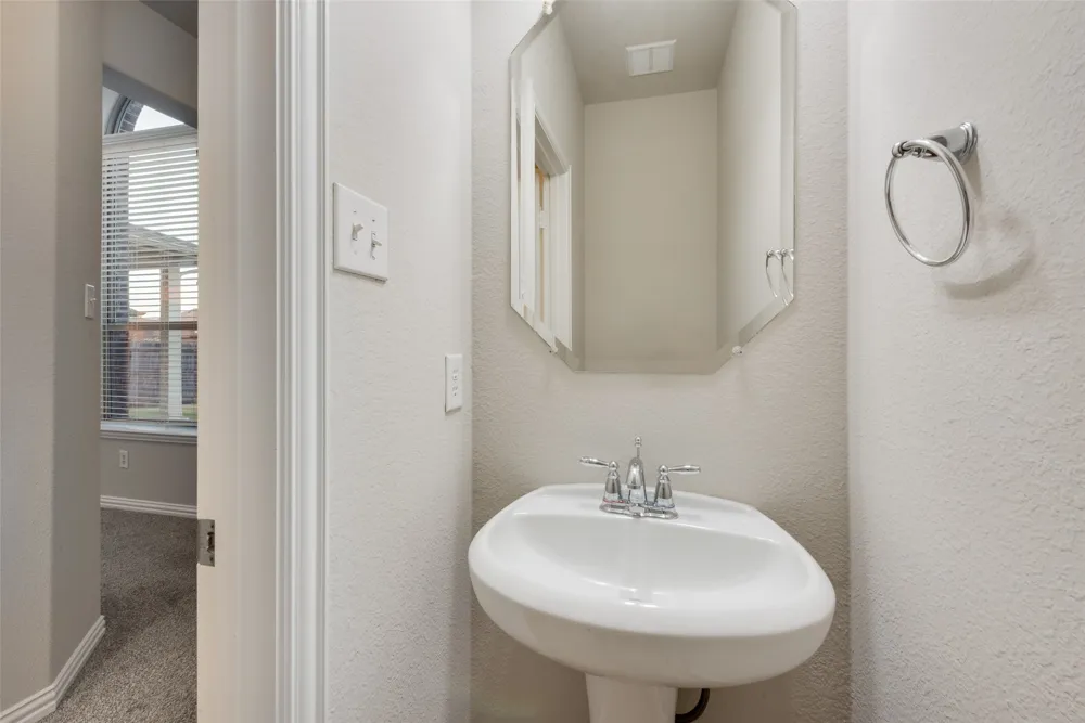 917 Tara Drive Burleson, TX 76028
