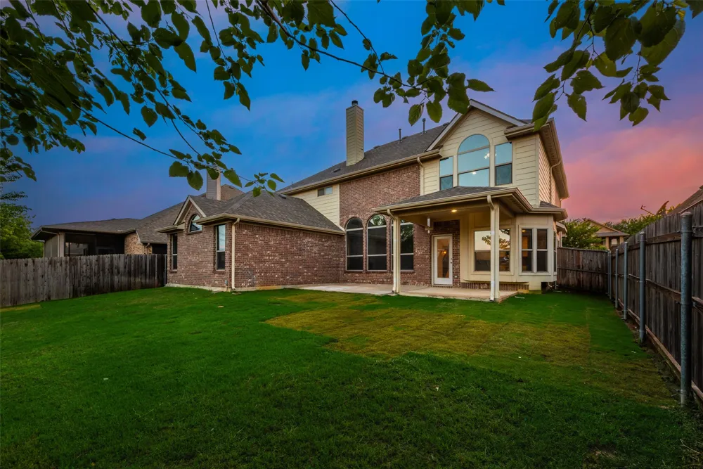 917 Tara Drive Burleson, TX 76028