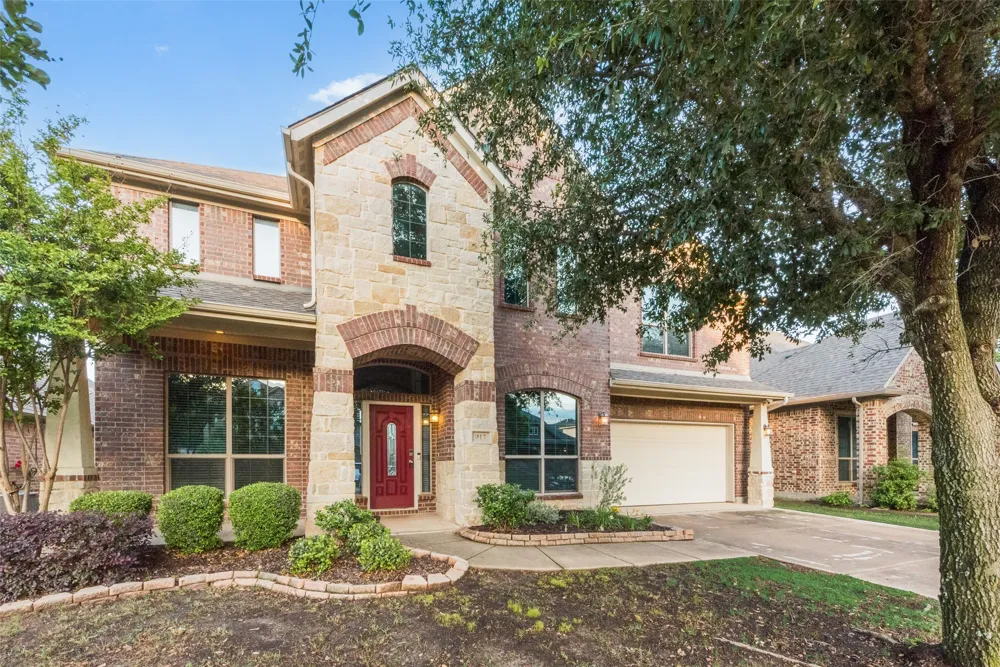 917 Tara Drive Burleson, TX 76028