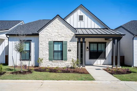 14915 Sparrows Nest Lane