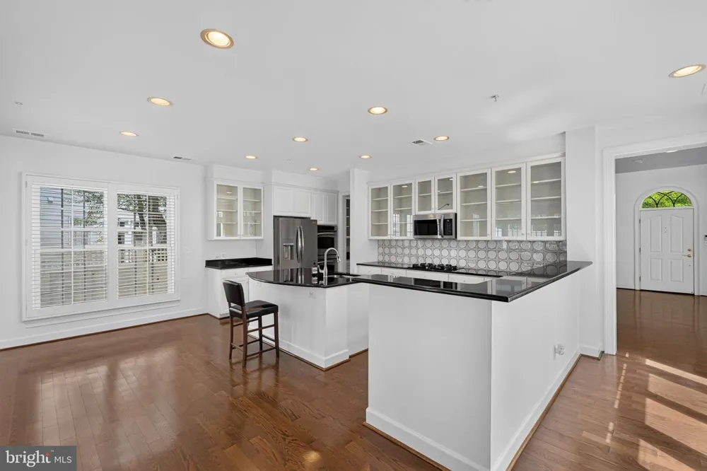506 GOLDEN OAK TERRACE Rockville, MD 20850