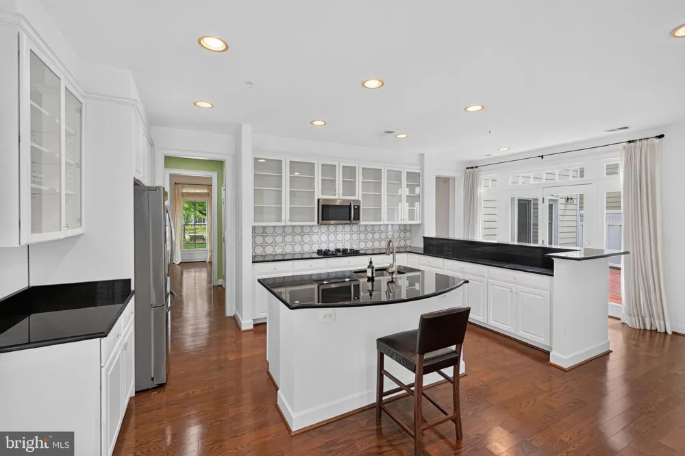 506 GOLDEN OAK TERRACE Rockville, MD 20850