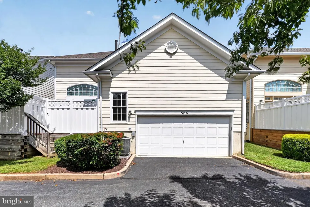 506 GOLDEN OAK TERRACE Rockville, MD 20850