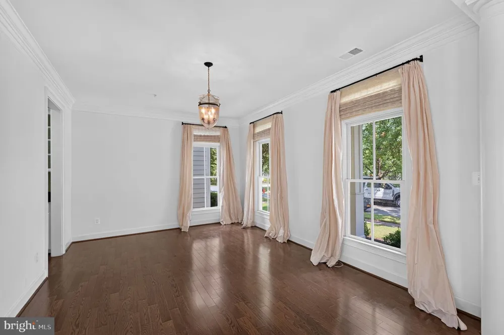 506 GOLDEN OAK TERRACE Rockville, MD 20850