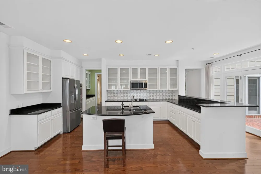 506 GOLDEN OAK TERRACE Rockville, MD 20850
