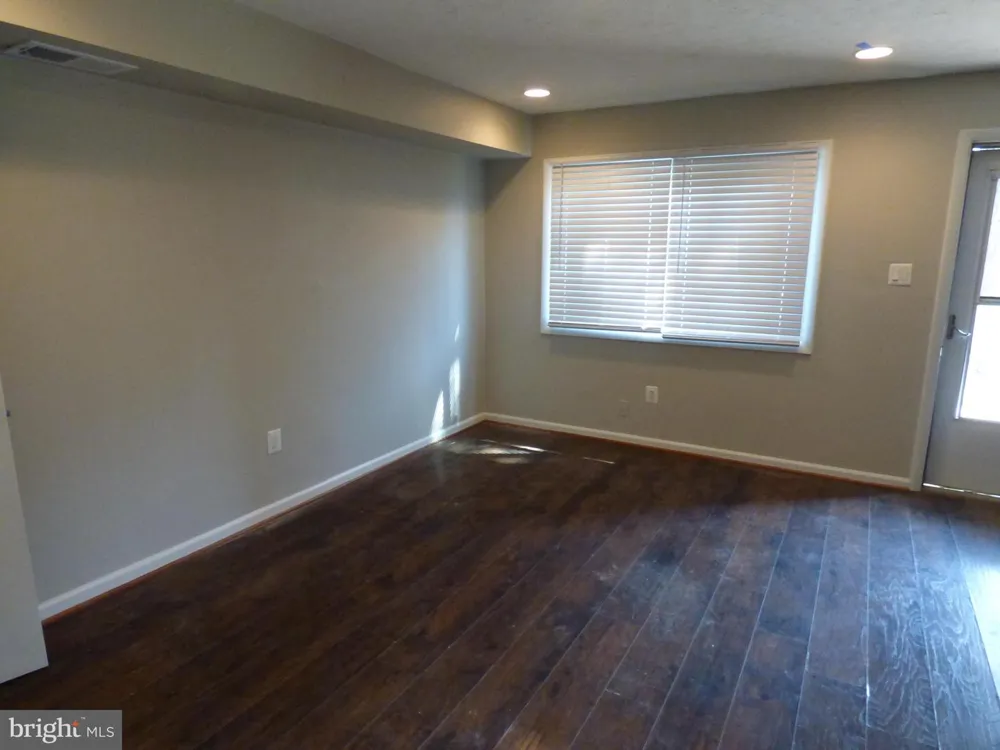 1204 WESTVIEW TERRACE Laurel, MD 20707