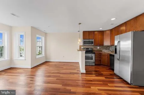 911 KENNEDY STREET NW #13