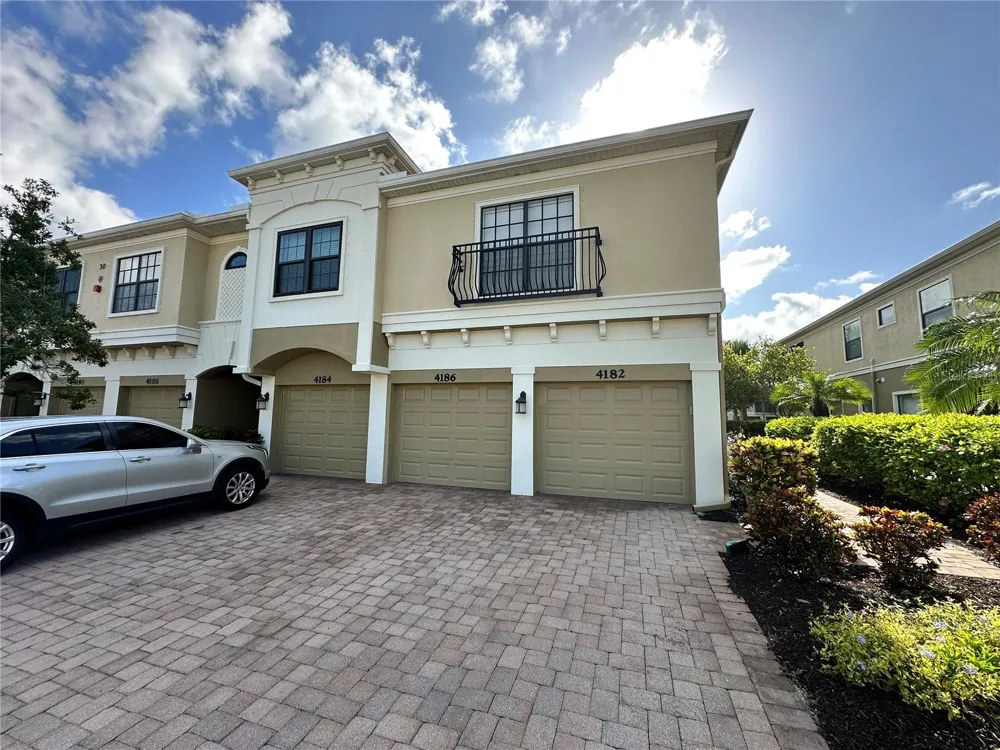 4186 OVERTURE CIRCLE Bradenton, FL 34209