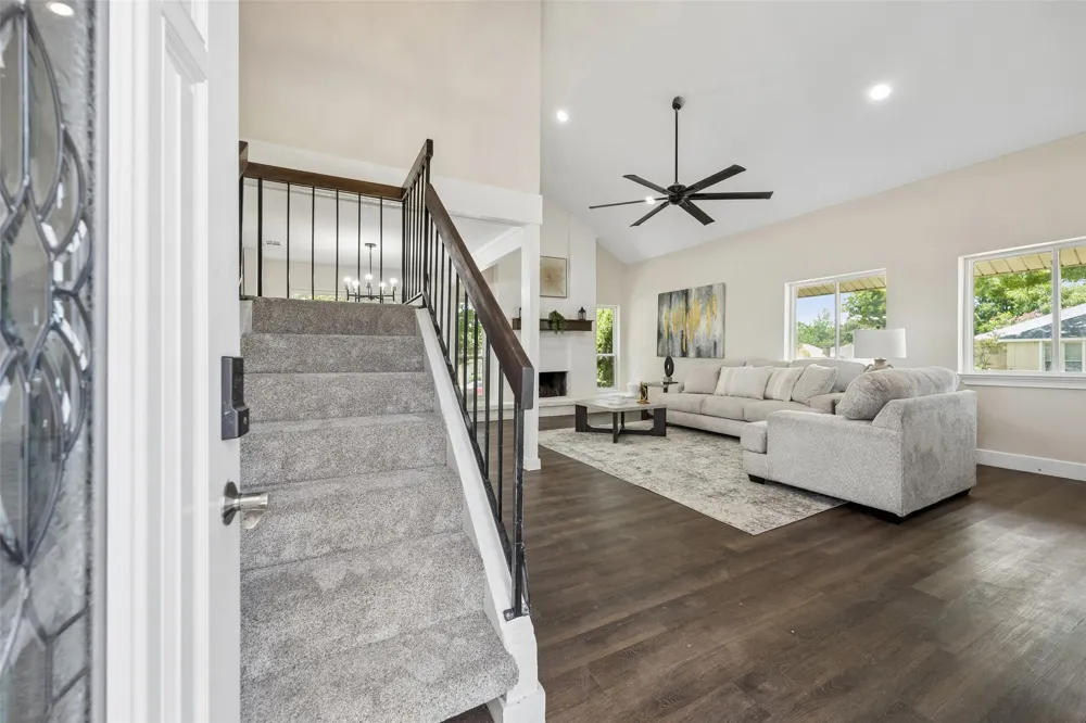1600 Hartford Drive Carrollton, TX 75007