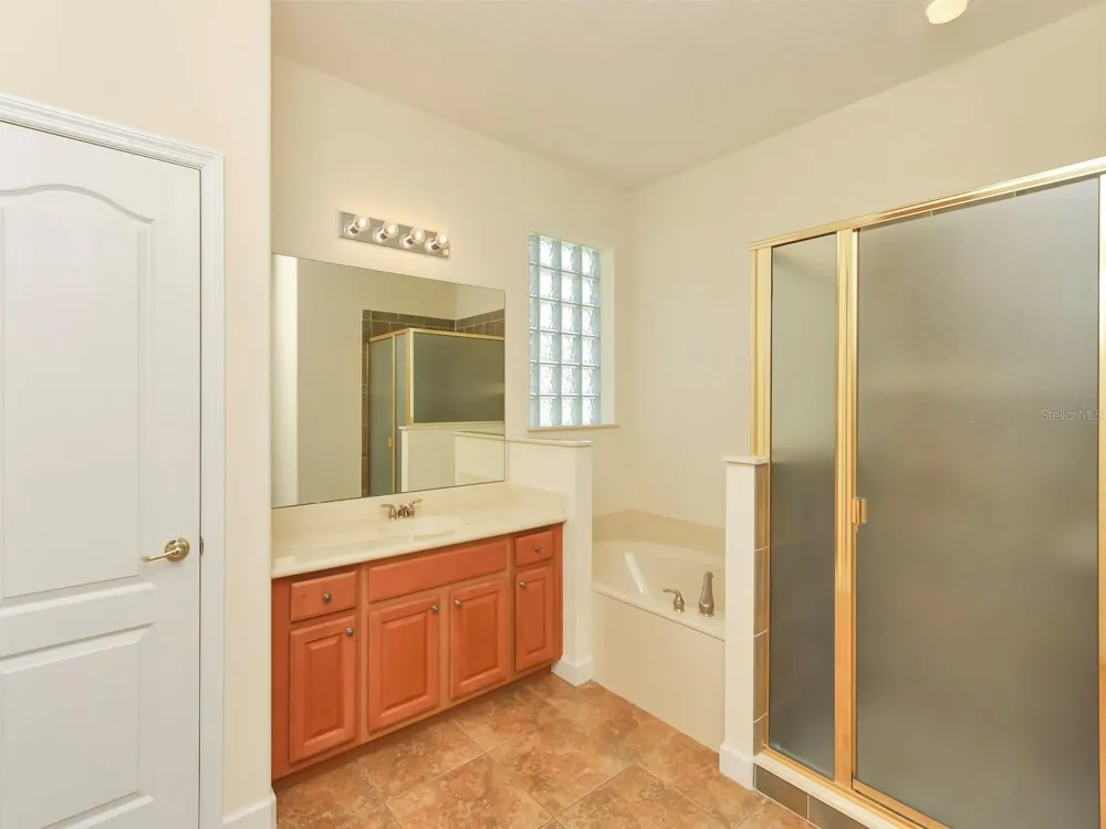 10093 CHARDONNAY DRIVE Orlando, FL 32832