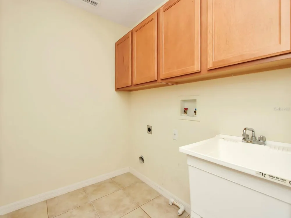10093 CHARDONNAY DRIVE Orlando, FL 32832