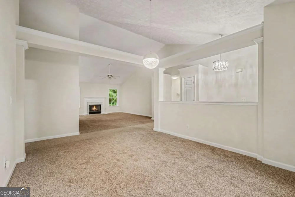 245 London LN Hiram, GA 30141