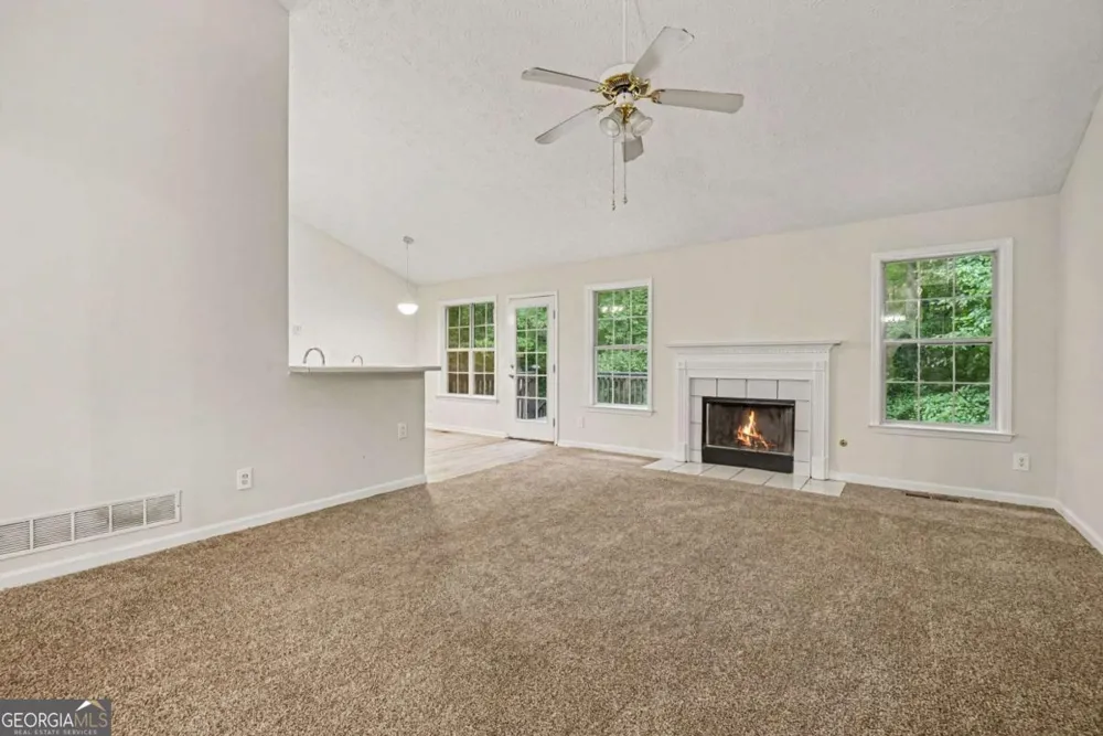 245 London LN Hiram, GA 30141