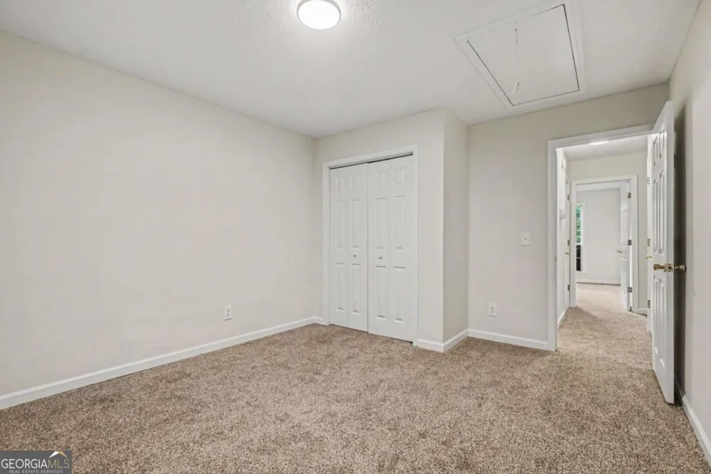 245 London LN Hiram, GA 30141