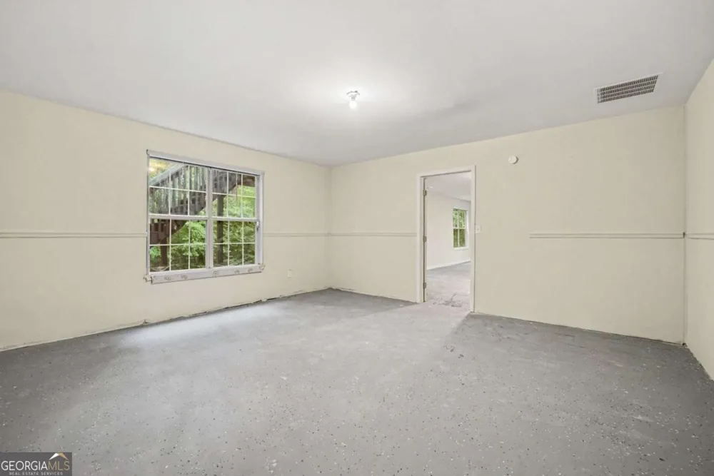 245 London LN Hiram, GA 30141