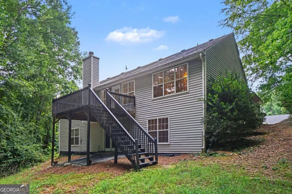 245 London LN Hiram, GA 30141