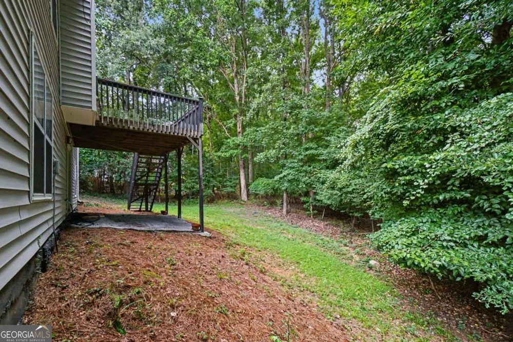 245 London LN Hiram, GA 30141