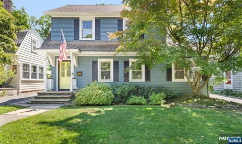 125 Hawthorne Avenue