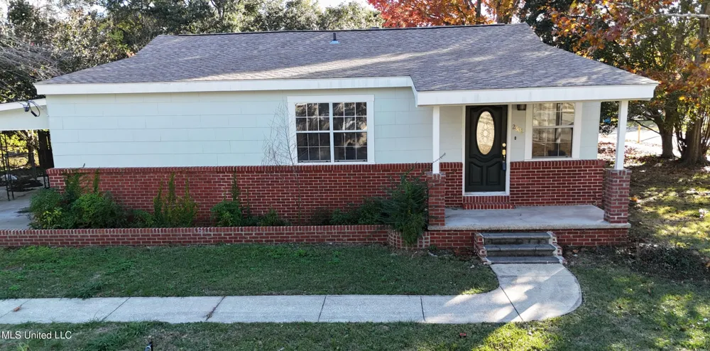 2302 Wilson Avenue Pascagoula, MS 39567