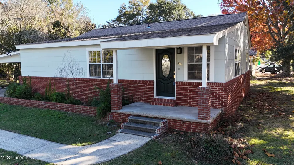 2302 Wilson Avenue Pascagoula, MS 39567