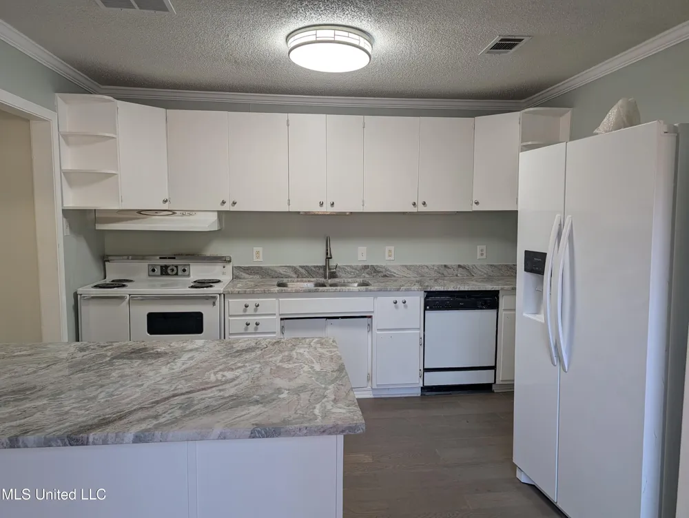 2302 Wilson Avenue Pascagoula, MS 39567