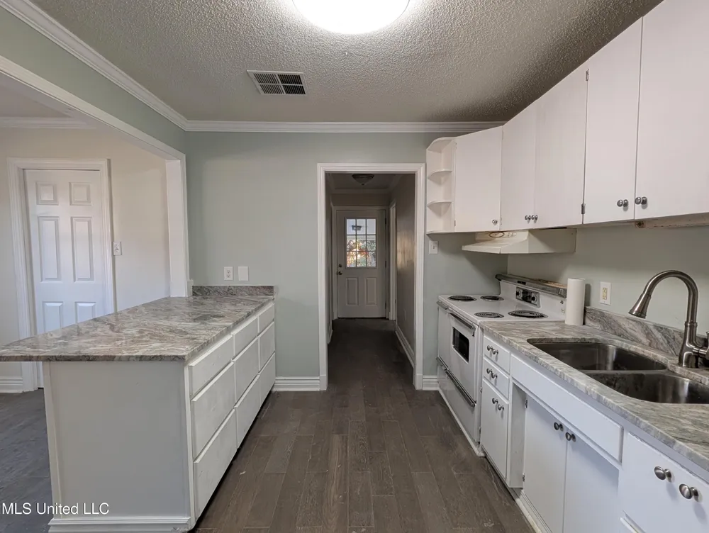 2302 Wilson Avenue Pascagoula, MS 39567