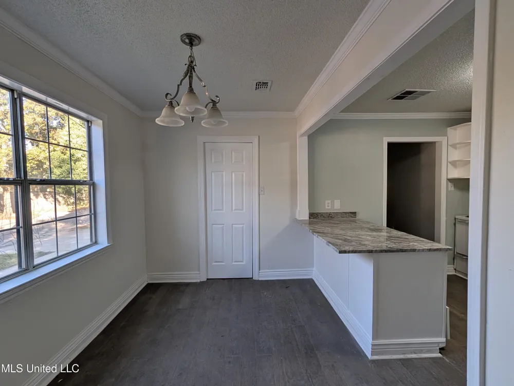 2302 Wilson Avenue Pascagoula, MS 39567