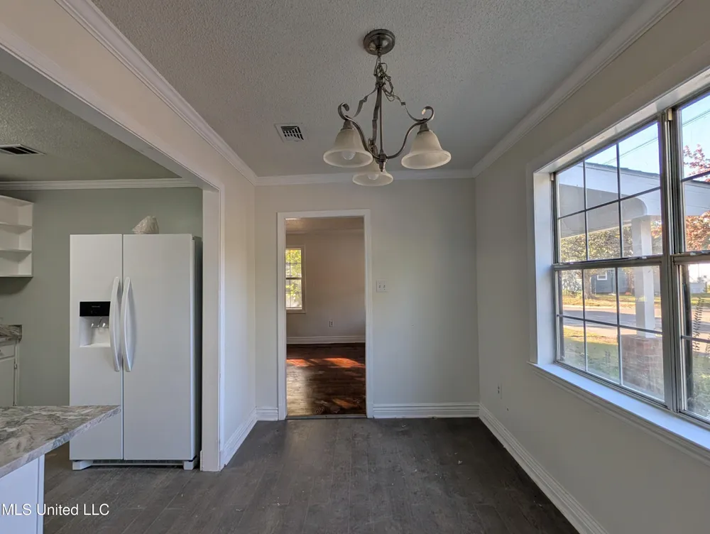 2302 Wilson Avenue Pascagoula, MS 39567