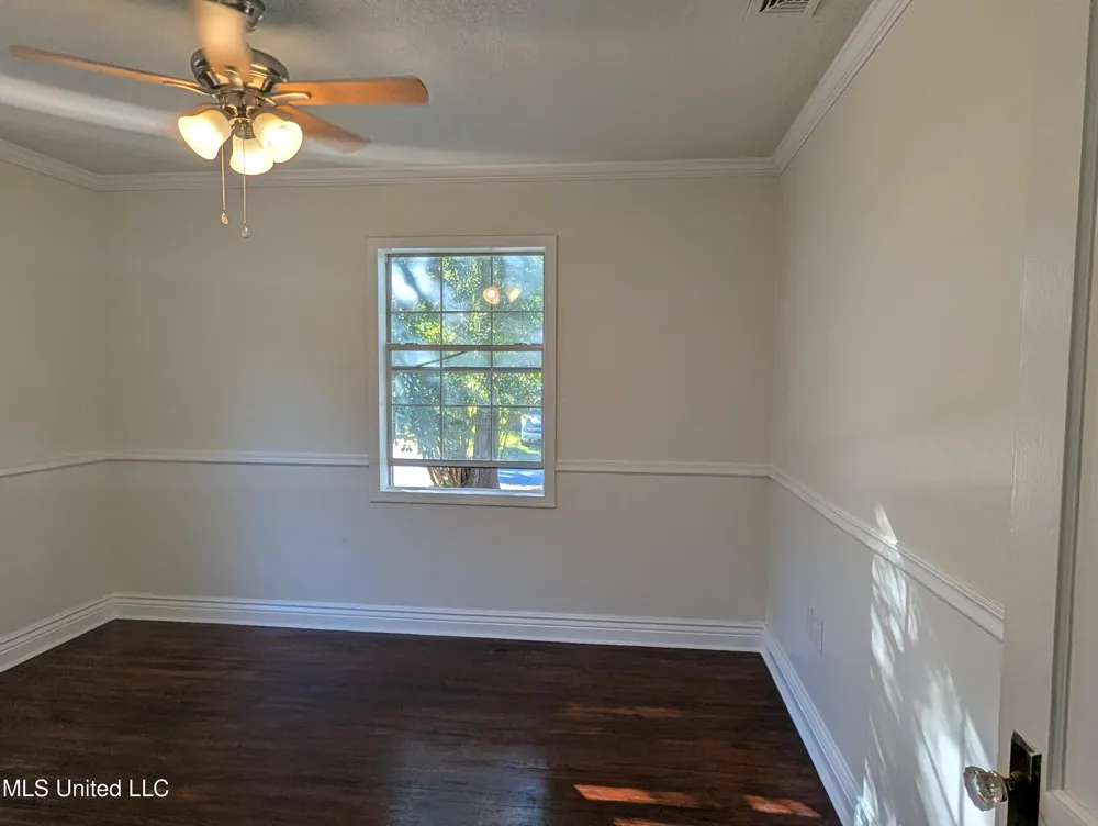 2302 Wilson Avenue Pascagoula, MS 39567
