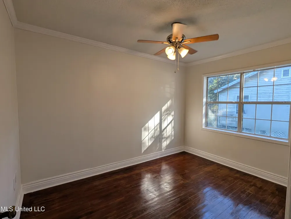 2302 Wilson Avenue Pascagoula, MS 39567